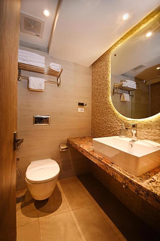 Hotel Tulip Near Delhi Airport New Delhi Luaran gambar